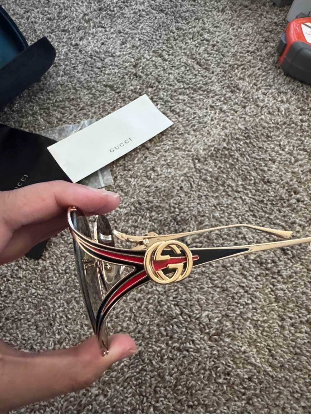 NIB Gucci GG0225S gold metal oversized GG logo sunglasses retails $605 - Picture 6 of 9